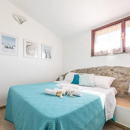 Porto Luna Hébergement de vacances *